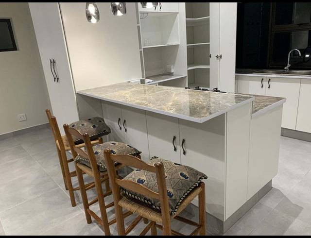 4 BEDROOM HOUSE FOR SALE IN FRAAIUITSIG